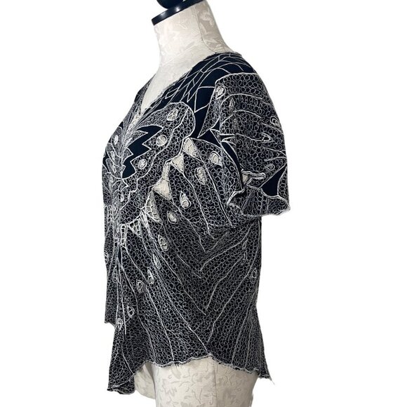 Vintage Womens Top Size Medium Black Embroidered Lace Butterfly V Neck - Picture 7 of 10